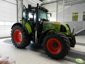 Claas Arion 640