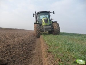 Claas Arion 640