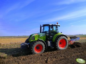 Claas Arion 640