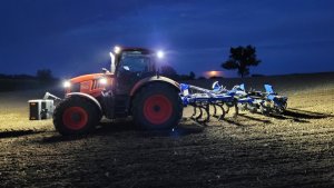 Kubota m7152 z oświetleniem LED 