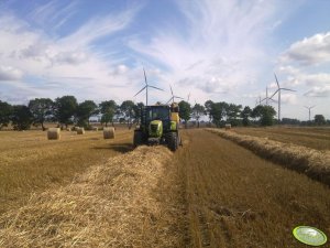 Claas Arion 620 Cis & NH BR7060