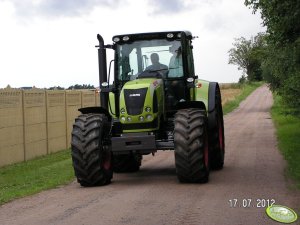 Claas Arion 640