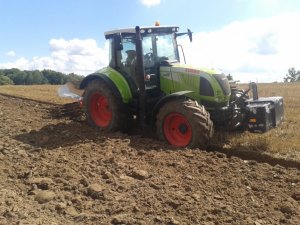 Claas Arion + kuhn master