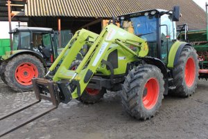 Claas Arion 410