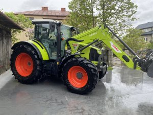 Claas Arion 450