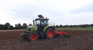 Claas Arion 520