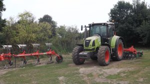 Claas Arion 520