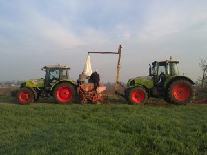 Claas Arion 610 C.I.S  i  Claas Axos 310 CX