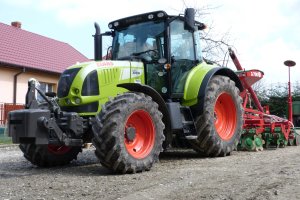 Claas Arion 620 CIS