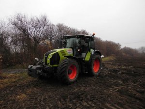 Claas Arion 640