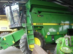 John Deere 2066