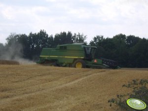 John Deere 2264