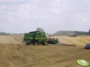 John Deere 2264