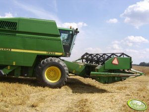 John Deere 2264