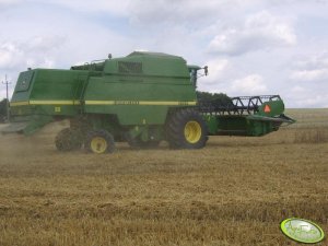 John Deere 2264