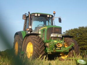 John Deere 6830