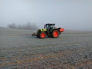 Claas Arion 630 i Vicon RS-M