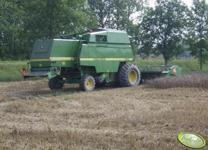 John Deere 2264