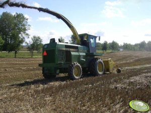 John Deere 6610