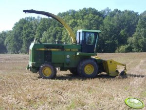 John Deere 6610