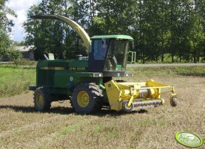 John Deere 6610