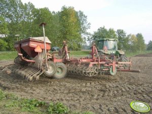 John Deere 8400 + Kverneland