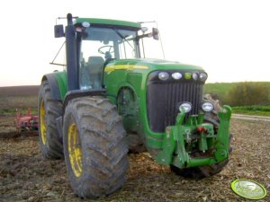 John Deere 8420