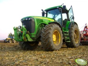 John Deere 8420