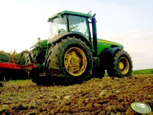 John Deere 8420