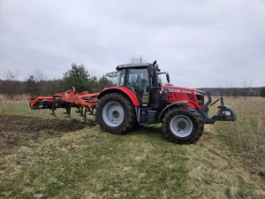 Massey Ferguson 6716 Kuhn Cultimer L300