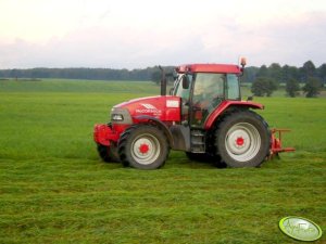 McCormick MC 135 & Taarup 2028