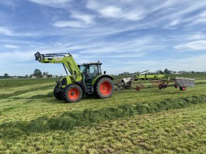 Claas Arion 450 + Liner 1600