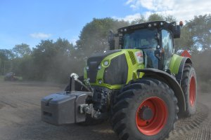 Claas Axion 850