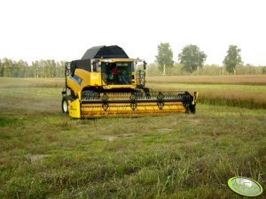 New Holland CR9080