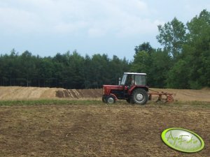 Ursus C-360 wykonuje podorywke