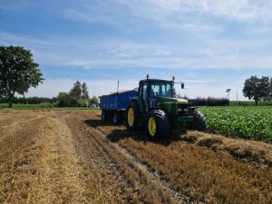 John Deere 6910 & Hl 8011