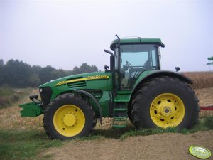 John Deere 7920