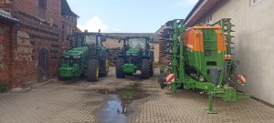 John Deere 8370R vs John Deere 7R 330