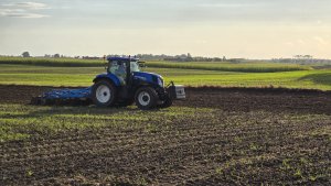 New Holland T7.210 & Mandam