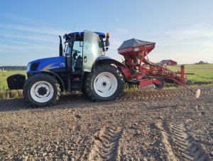 Zestaw uprawowo siewny Accord & New Holland