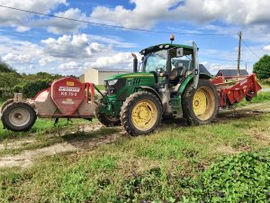 John Deere 6120r