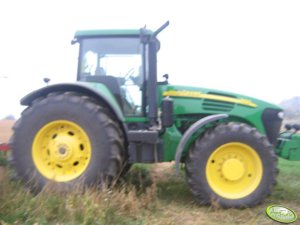 John Deere 7920