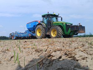 John Deere 8345R & Lemken Solitair 9