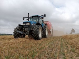 New  Holland  8560 &  Lely Welger RPC 445 Tornado