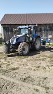 New Holland T5.110 głębosz agrolift 3m