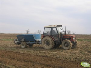 Zetor 7745 + Rozsiewacz nawozów