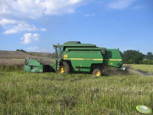 John Deere 2256