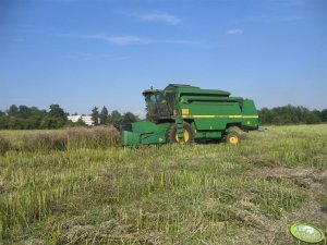 John Deere 2256