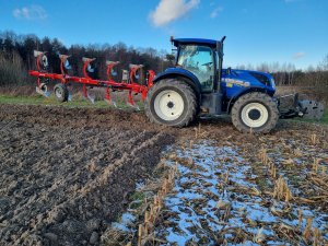 New Holland T7 165s + Akpil KM 180 4+1