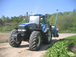 New Holland TM 175 + Monosem